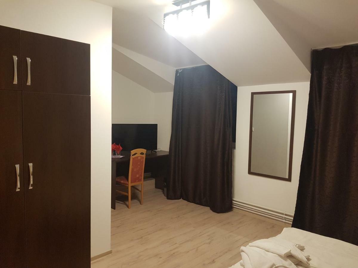 Casa Lions Otel Temeşvar Dış mekan fotoğraf